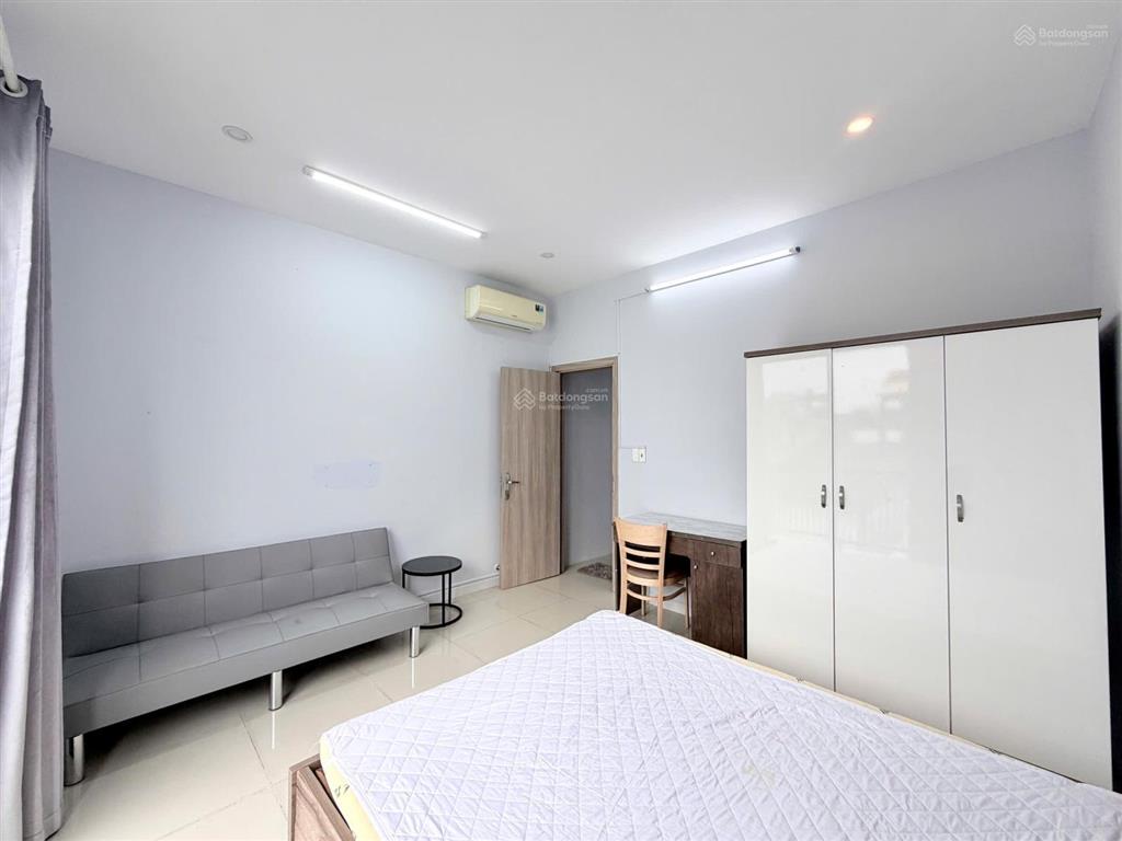 Căn hộ 1pn ngủ full nt ban công máy giặt riêng thang máy nằm ngay ngã tư phú nhuận