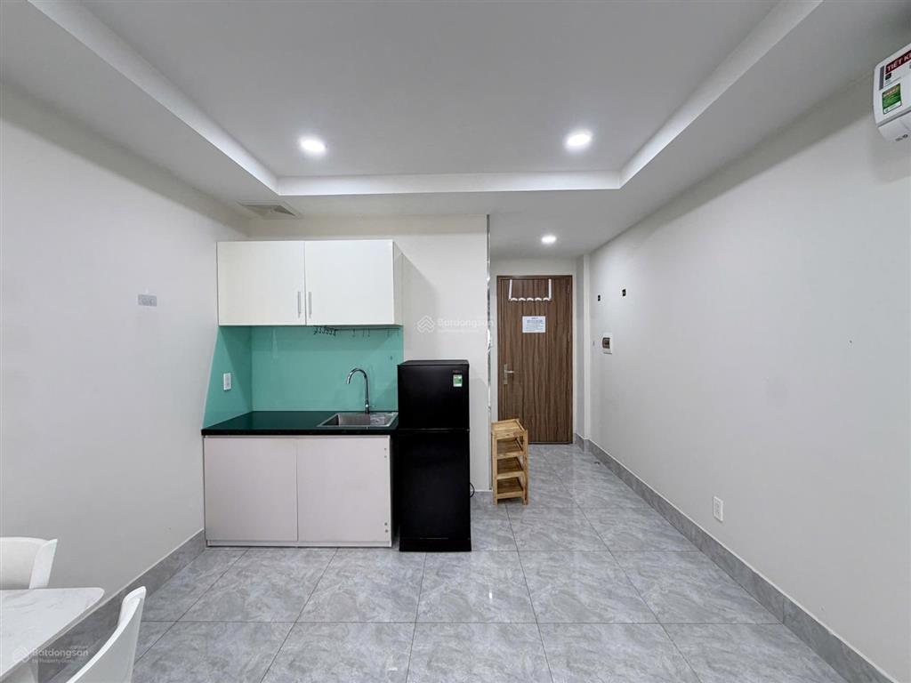 Cho thuê căn hộ studio cửa sổ ban công full nt nằm ngay chợ bà chiểu