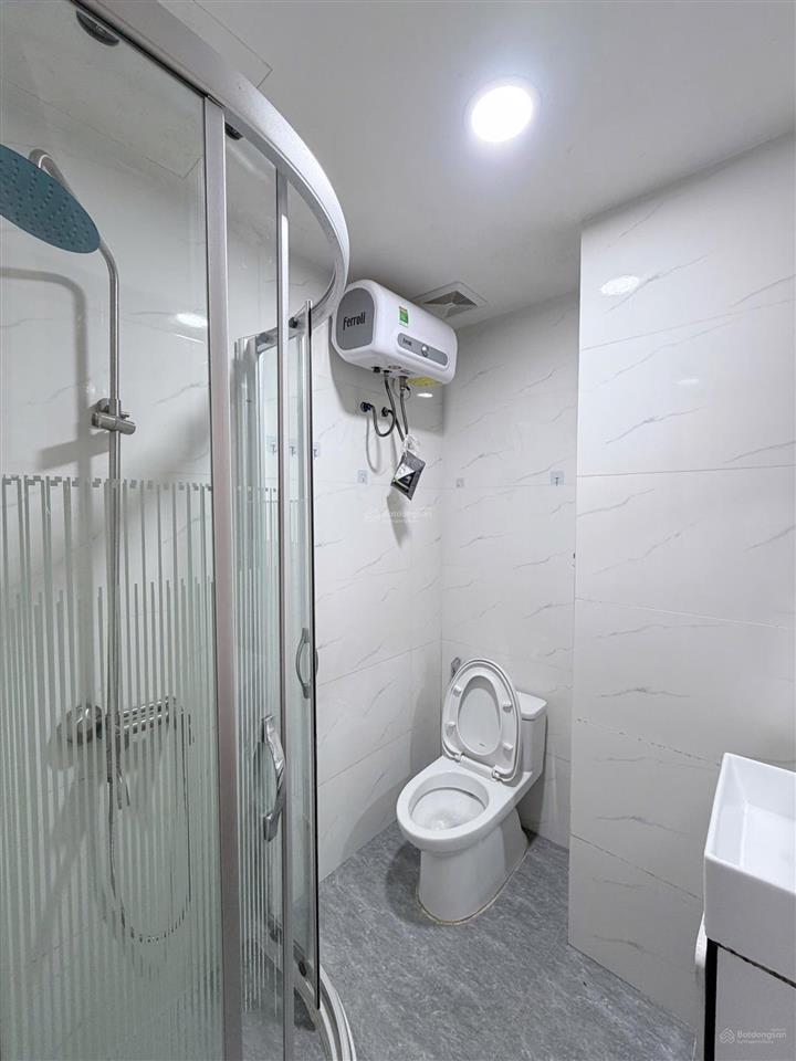 Cho thuê căn hộ studio cửa sổ ban công full nt nằm ngay chợ bà chiểu