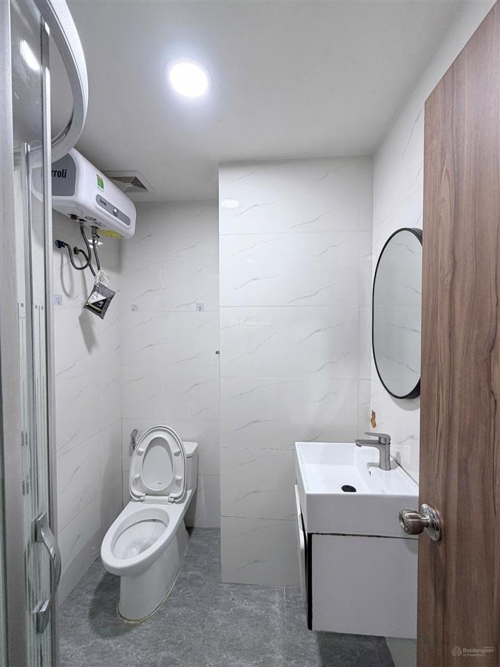 Cho thuê căn hộ studio cửa sổ ban công full nt nằm ngay chợ bà chiểu