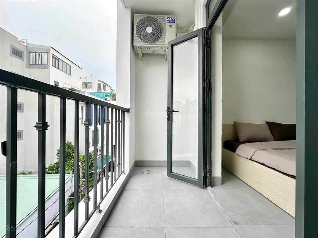 Căn hộ studio  full nt  ban công  máy giặt riêng  nhà mới 100%  hầm xe thang máy