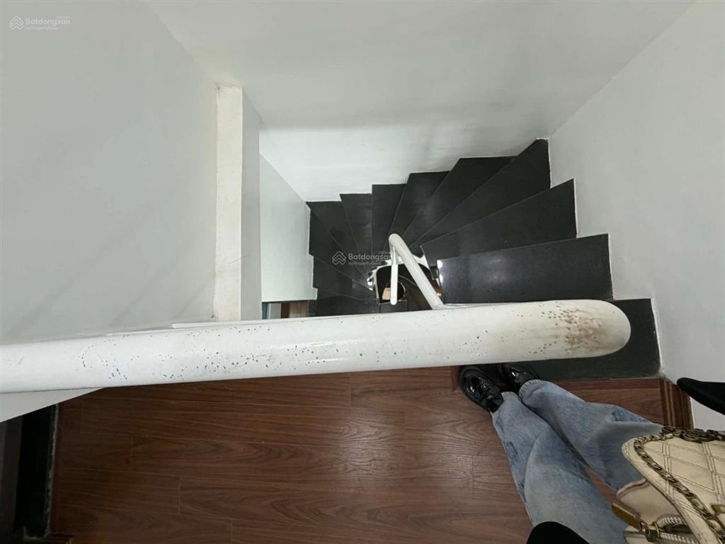 Nhà xã đàn đống đa  15m 5 tầng sổ riêngcách phố 50m hơn 3 tỷ 0797 277 ***