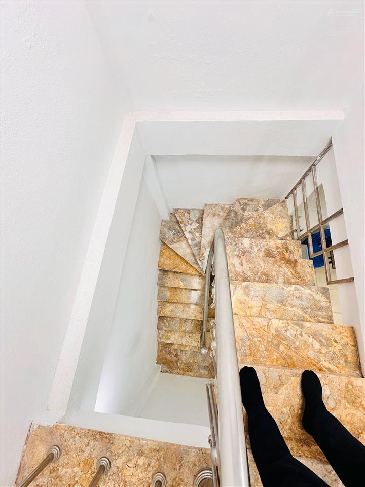 Nhà xã đàn đống đa  15m 5 tầng sổ riêngcách phố 50m hơn 3 tỷ 0797 277 ***