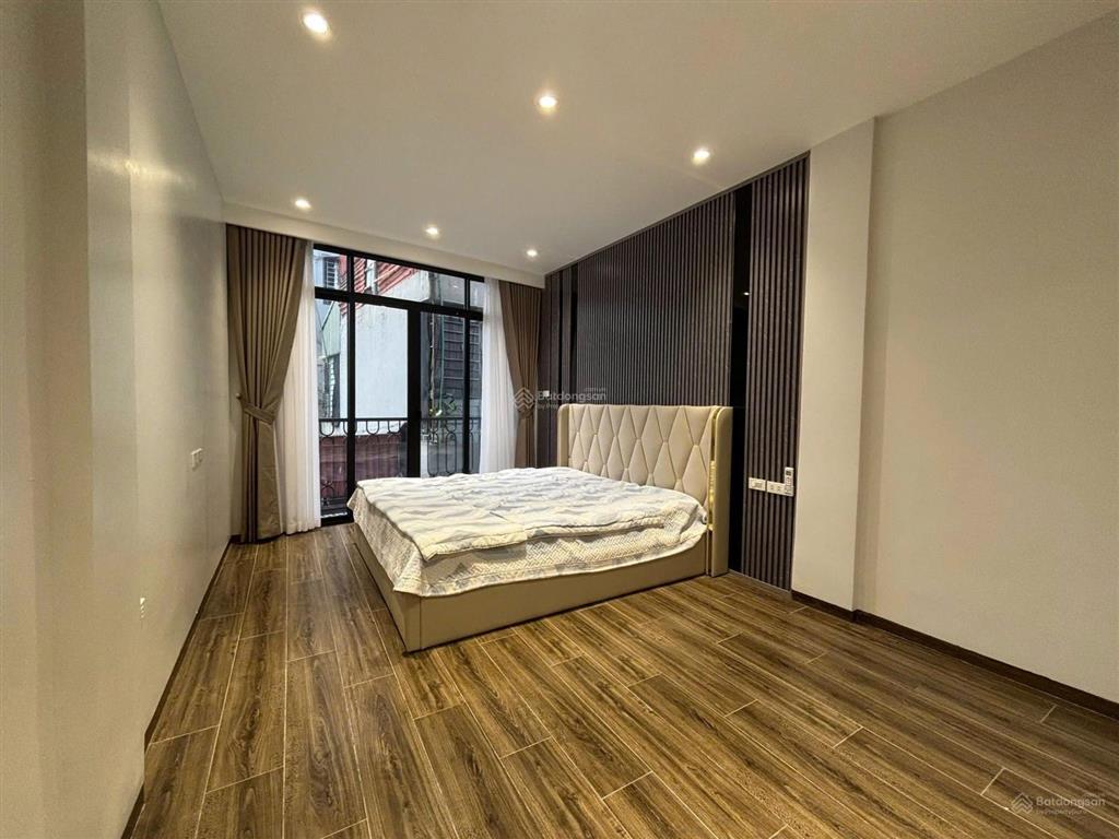 Khâm thiên đống đa 36m  6 tầng thang máy lô góc xây mới full nội thất nhỉnh 9 tỷ