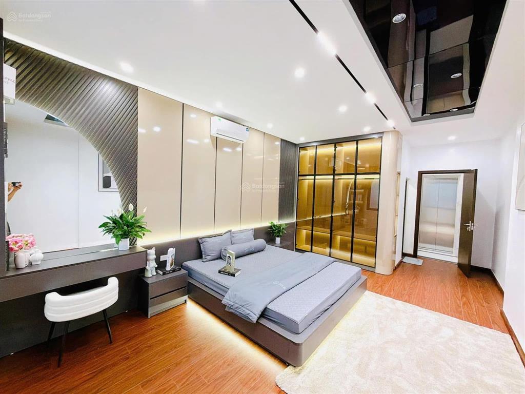 Nhà trường chinh 50m ra ngã tư sở 35m 6 tầng thang máy xe vf3 đỗ cửa nhỉnh 10 tỷ