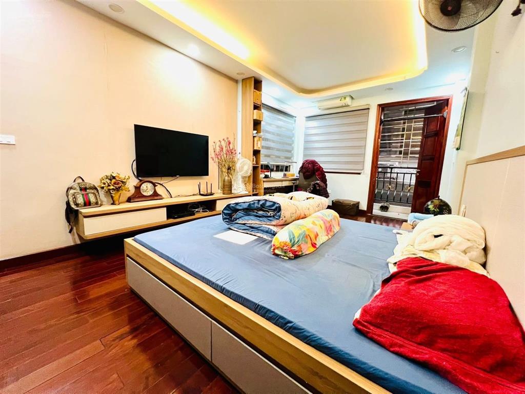Tôn đức thắng 45/50m 5 tầng lô góc ô chờ thang máy ngõ thông ngõ vf3 50m ra phố  giá 12 tỷ