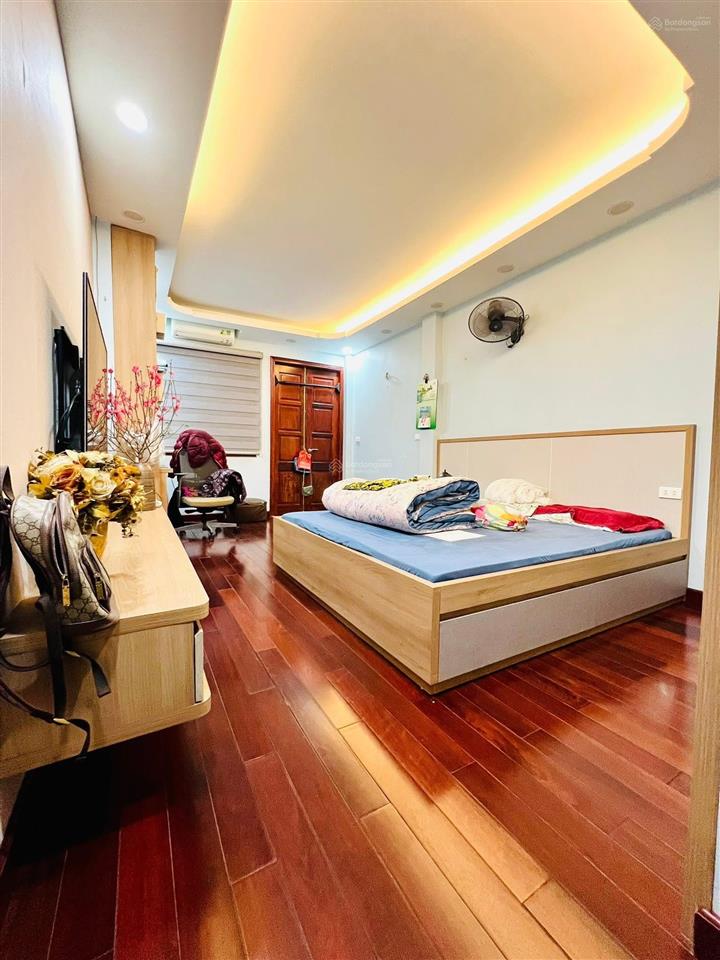 Tôn đức thắng 45/50m 5 tầng lô góc ô chờ thang máy ngõ thông ngõ vf3 50m ra phố  giá 12 tỷ