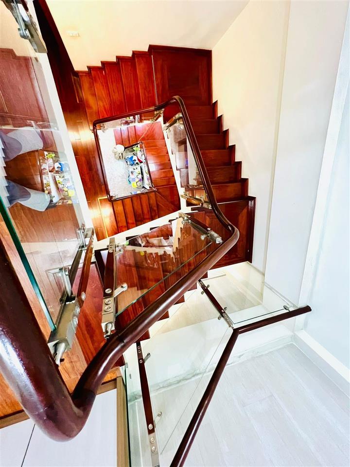 Tôn đức thắng 45/50m 5 tầng lô góc ô chờ thang máy ngõ thông ngõ vf3 50m ra phố  giá 12 tỷ