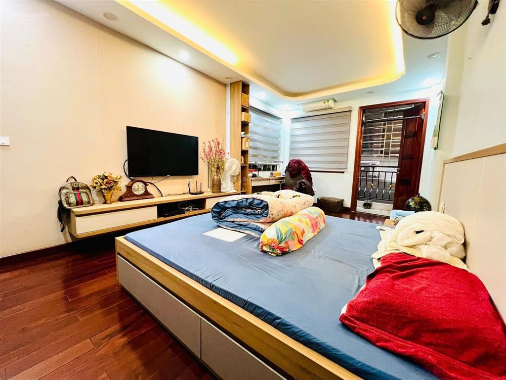 Tôn đức thắng 45/50m 5 tầng lô góc ô chờ thang máy ngõ thông ngõ vf3 50m ra phố  giá 12 tỷ