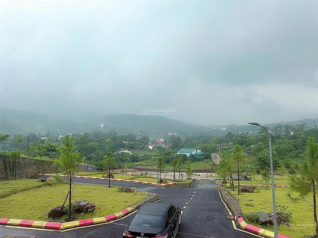 Bán 150m2 đất full thổ cư phú mãn, hòa lạc tựa núi hướng hồ, thích hợp nghỉ dưỡng