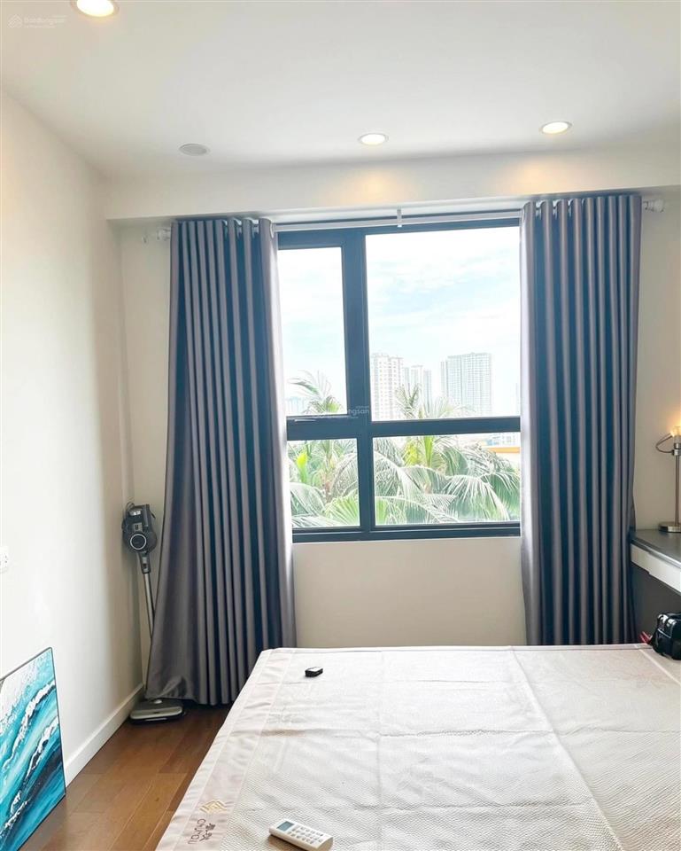 Cho thuê 2n chung cư dcapitale trần duy hưng view hồ bơi  có slot oto