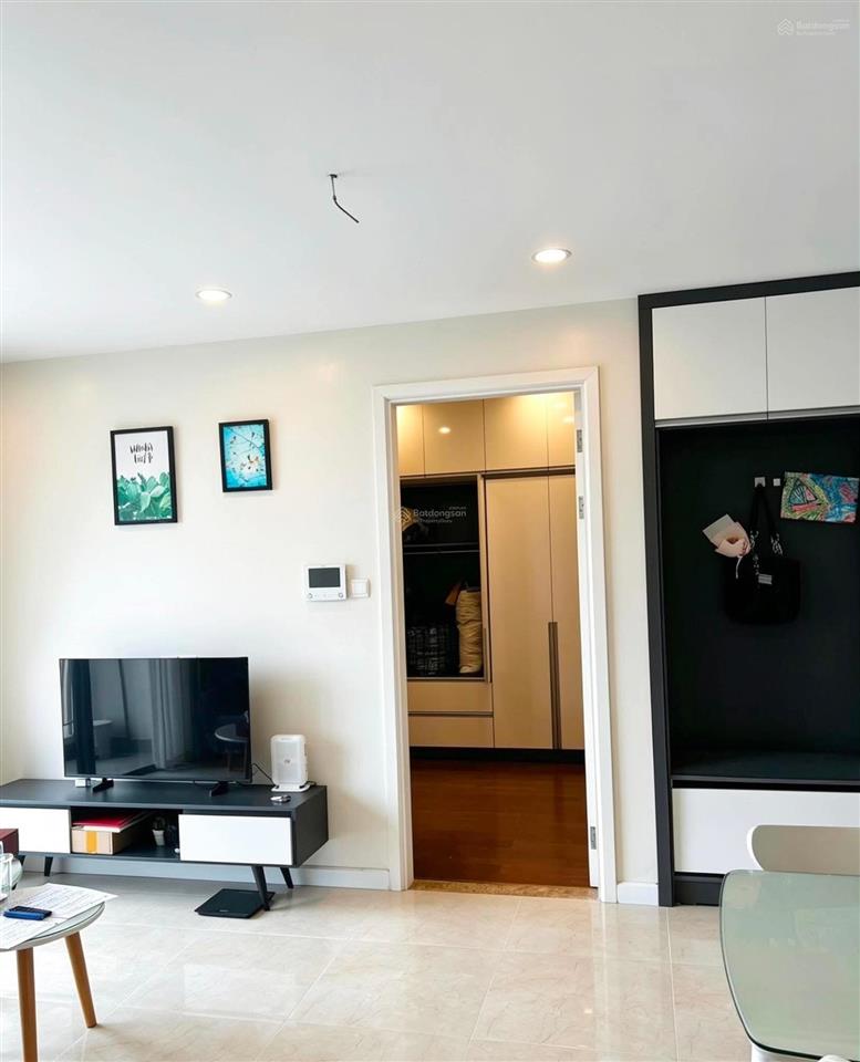 Cho thuê 2n chung cư dcapitale trần duy hưng view hồ bơi  có slot oto