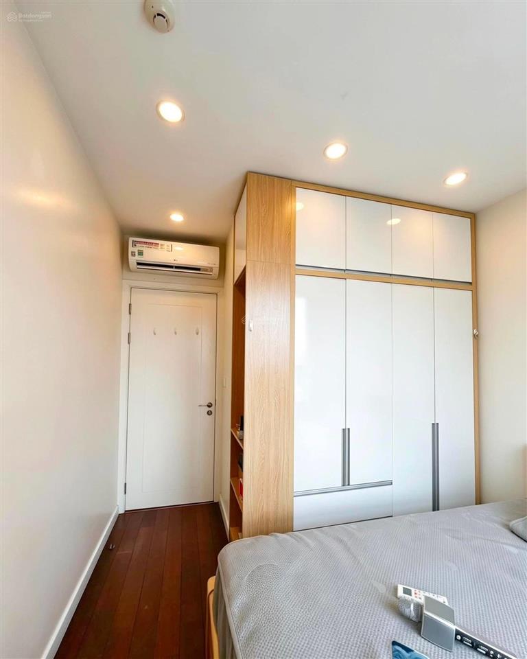 Cho thuê 2n chung cư dcapitale trần duy hưng view hồ bơi  có slot oto