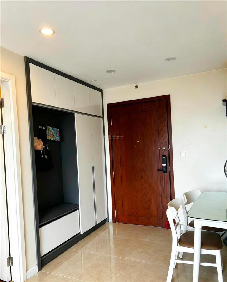 Cho thuê 2n chung cư dcapitale trần duy hưng view hồ bơi  có slot oto
