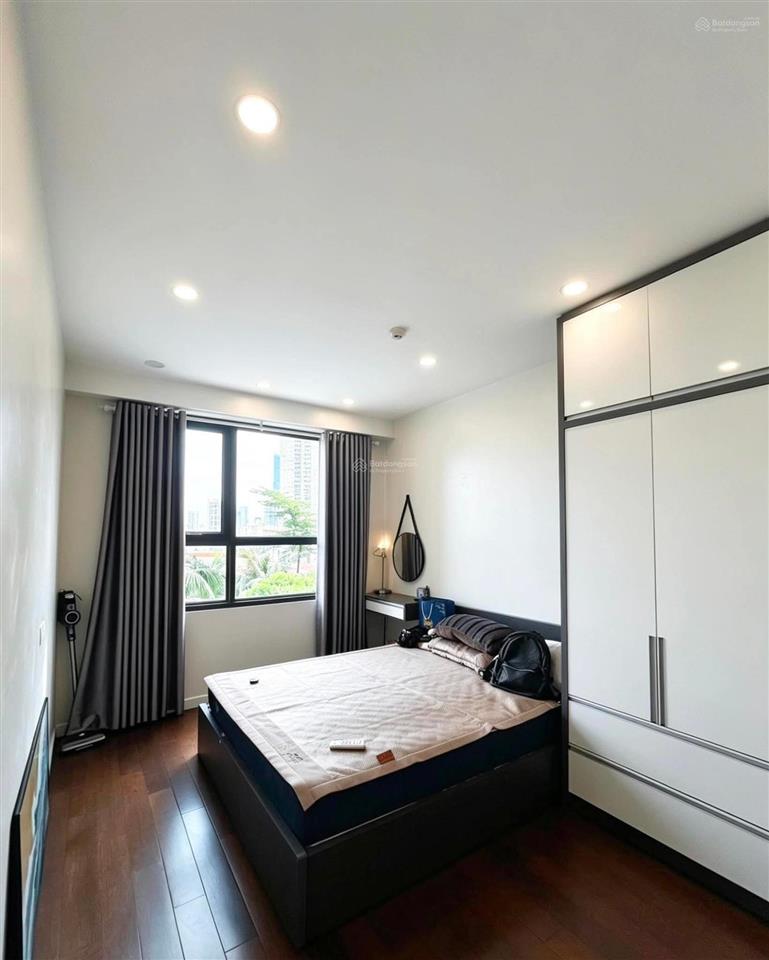 Cho thuê 2n chung cư dcapitale trần duy hưng view hồ bơi  có slot oto