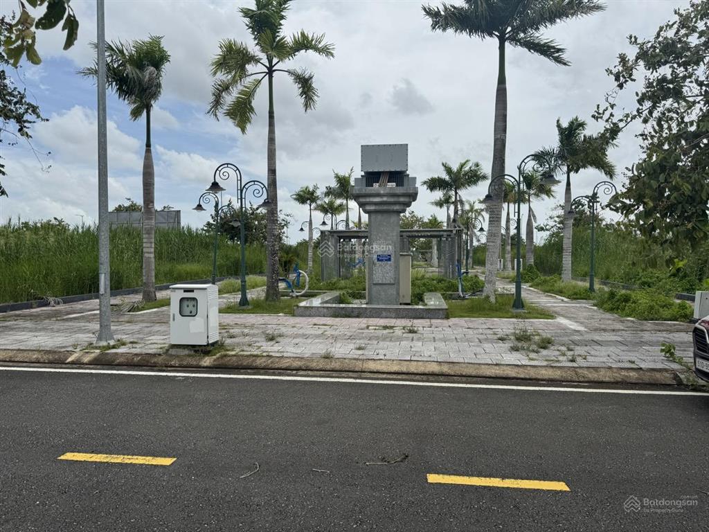 Bán đấu giá phường v, thành phố vị thanh, tỉnh hậu giang (nay là phường vị tân, thành phố cần thơ).
