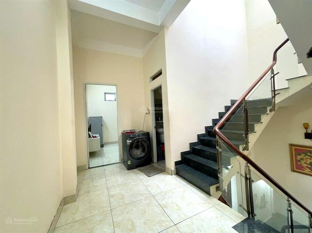 Chủ gấp bán, nhà 3 tầng, 5x16, hẻm xe hơi thông, đường nguyễn văn quá, chỉ 6 tỷ