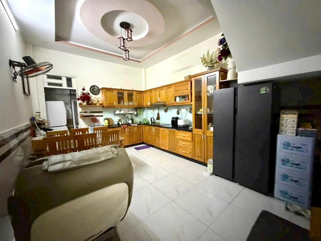 Nguyễn văn quá 56m2, 2 tầng, hẻm to sát mặt tiền, nhỉnh 4 tỷ