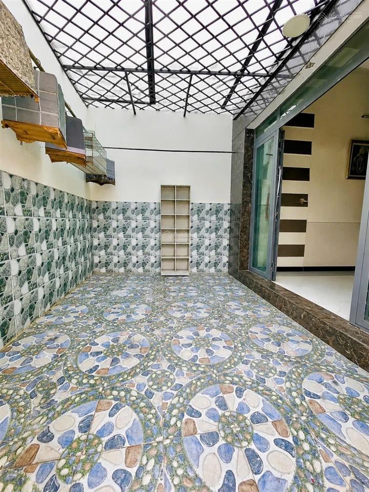 Cần bán nhà cấp 4 chính chủ  105m2, đúc lửng 4pn, hẻm ô tô, chỉ 2 tỷ 2 tl