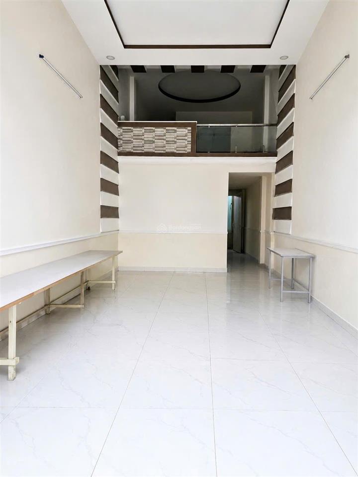 Cần bán nhà cấp 4 chính chủ  105m2, đúc lửng 4pn, hẻm ô tô, chỉ 2 tỷ 2 tl