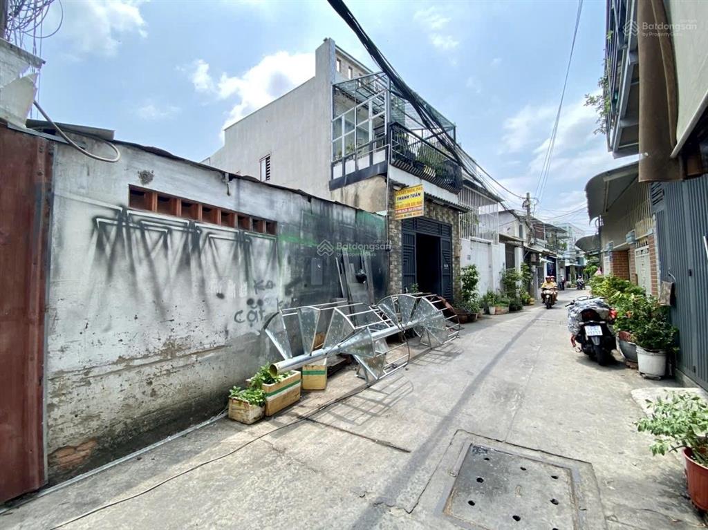 Bán đất 60m2, hẻm xe hơi thông, sát mặt tiền nguyễn văn quá, nhỉnh 3 tỷ