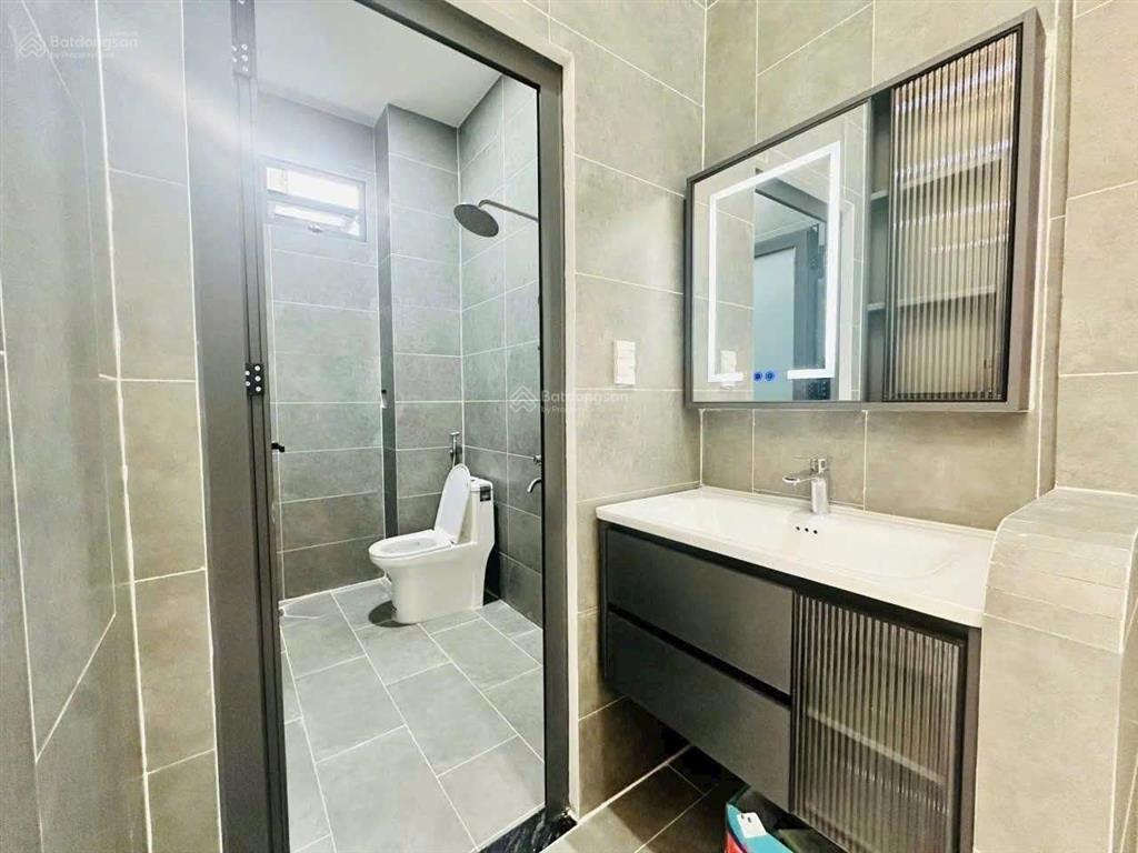 Nhà ngang 8m mới hoàn thiện cực thoáng sổ hông riêng trả trước chỉ 500 triệu