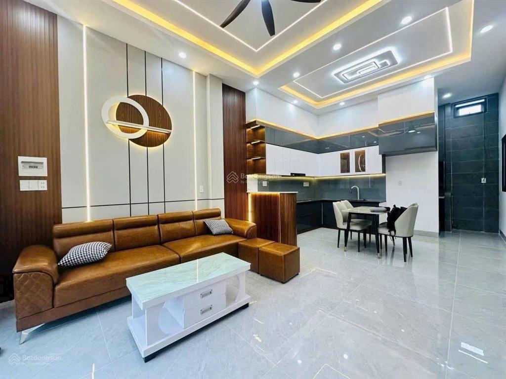 Nhà ngang 8m mới hoàn thiện cực thoáng sổ hông riêng trả trước chỉ 500 triệu