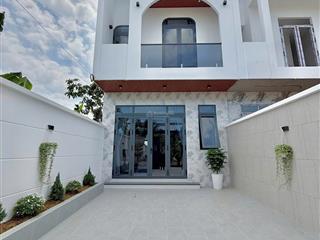 Không cần phải thuê mặt bằng nữa. em bán căn này vừa ở được vừa kinh doanh buôn bán được