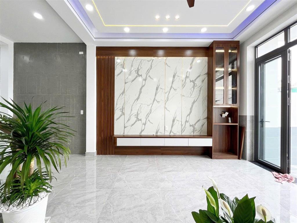 Thường xuyên đi công tác xa nên tôi cần bán lại căn nhà phường tân triều ngay đường trục 16