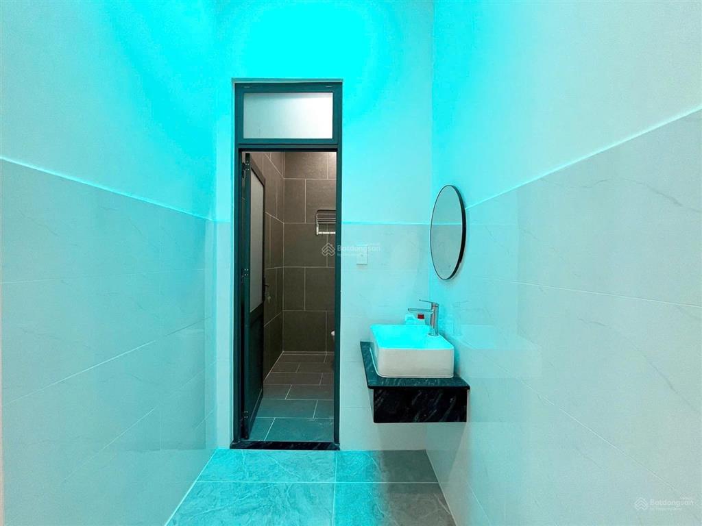 Thường xuyên đi công tác xa nên tôi cần bán lại căn nhà phường tân triều ngay đường trục 16