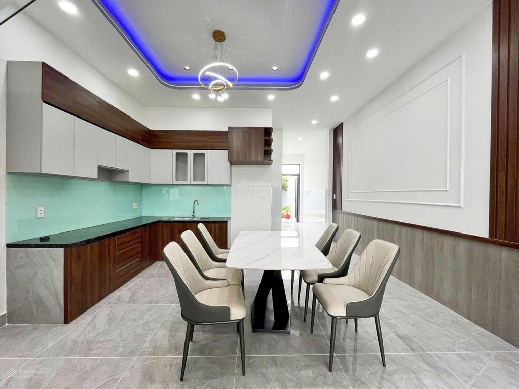 Thường xuyên đi công tác xa nên tôi cần bán lại căn nhà phường tân triều ngay đường trục 16