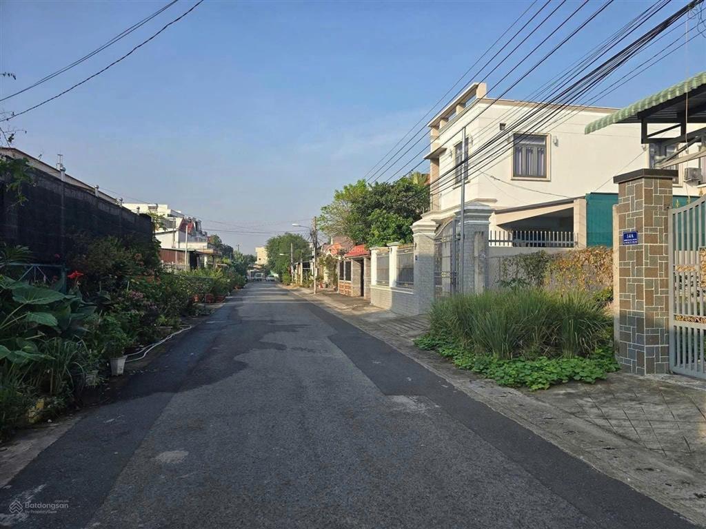 Chủ ngộp nh bán nhanh lô góc 2 mặt tiền ngay cây xăng thạnh phú đi vào 1,5km
