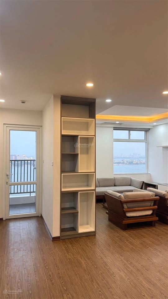 Chính chủ bán căn hộ chung cư đẹp tại ngõ 28, ct36 xuân la, 10,6 tỷ, 99,9m2, nhiều tiện ích