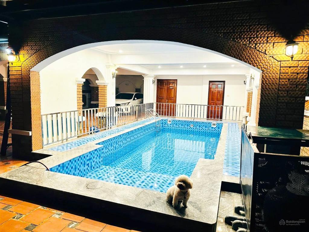 Siêu phẩm villa tây hồ 350m2  5t mt6.5 mgiá 330 tỷ.