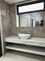 Hiếm có khó tìm tòa văn phòng phố cổ linh 100m² 8 tầng hầm view công viên dòng tiền khủng 45.6 tỷ