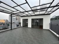 Hiếm có khó tìm tòa văn phòng phố cổ linh 100m² 8 tầng hầm view công viên dòng tiền khủng 45.6 tỷ