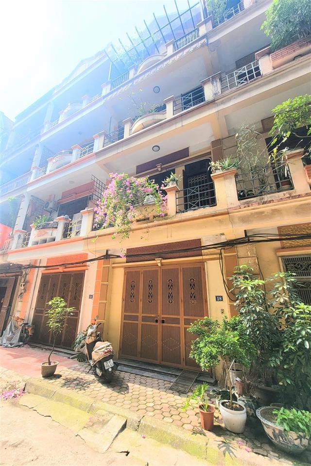 Cho thuê nhà phố gia quất  55m²  3 tầng 1 tum  4 ngủ  chỉ 10 triệu/tháng