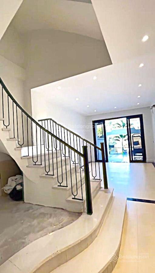 Bán nhà ngô gia tự  long biên | 110m² | ô tô vào nhà | view hồ | có chờ thang máy | chỉ hơn 10 tỷ