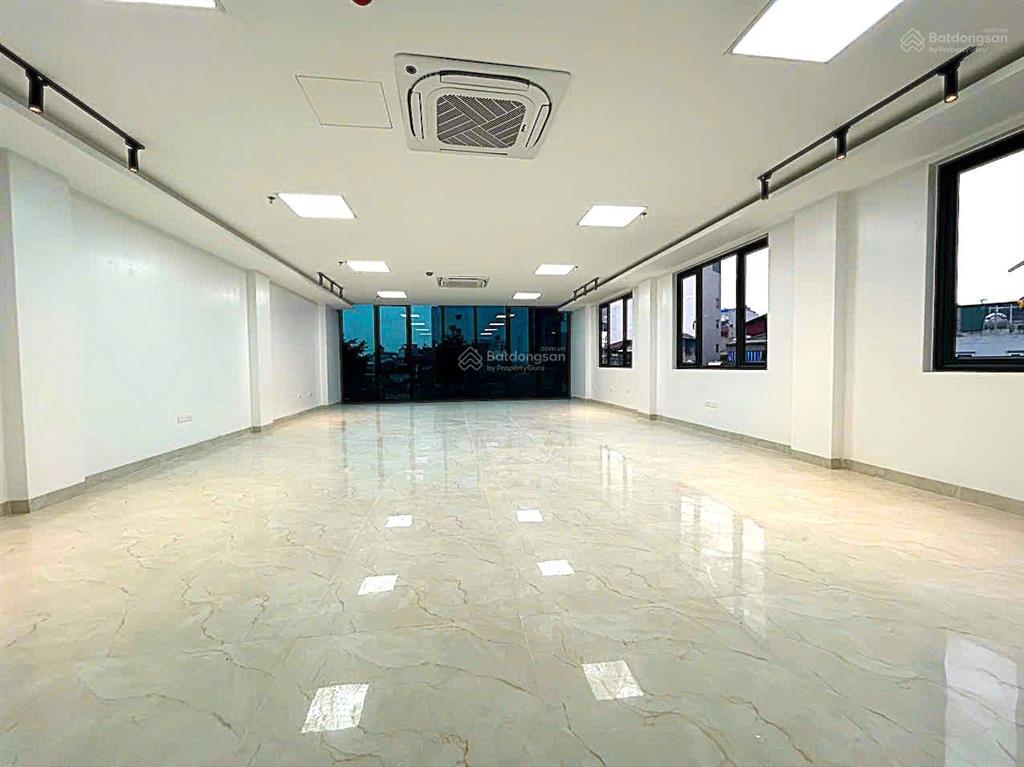 Hiếm có khó tìm tòa văn phòng phố cổ linh 100m² 8 tầng hầm view công viên dòng tiền khủng 45.6 tỷ
