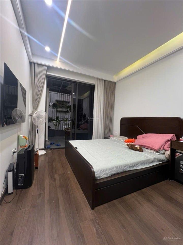 Hơn 12 tỷ nhà 50m2 mặt ngõ phố xuân thủy, cầu giấy 5 tầng đối diện trường đh quốc gia