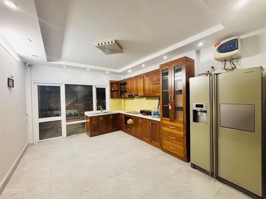13.5 tỷ nhà dân xây cầu giấy 52m² x 5 tầng ngõ thoáng phố nguyễn văn huyên