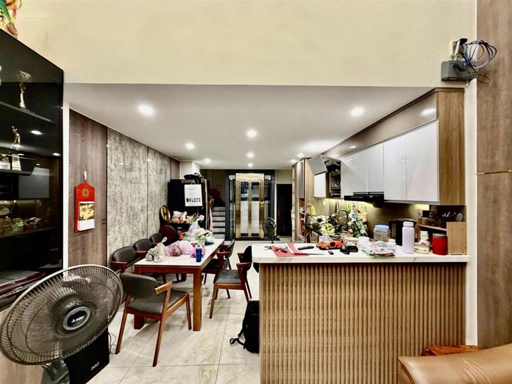 Siêu phẩm 5 tầng có thang máy tân hương  56m²  chủ tặng nội thất xịn  chỉ 7.** tỷ tl