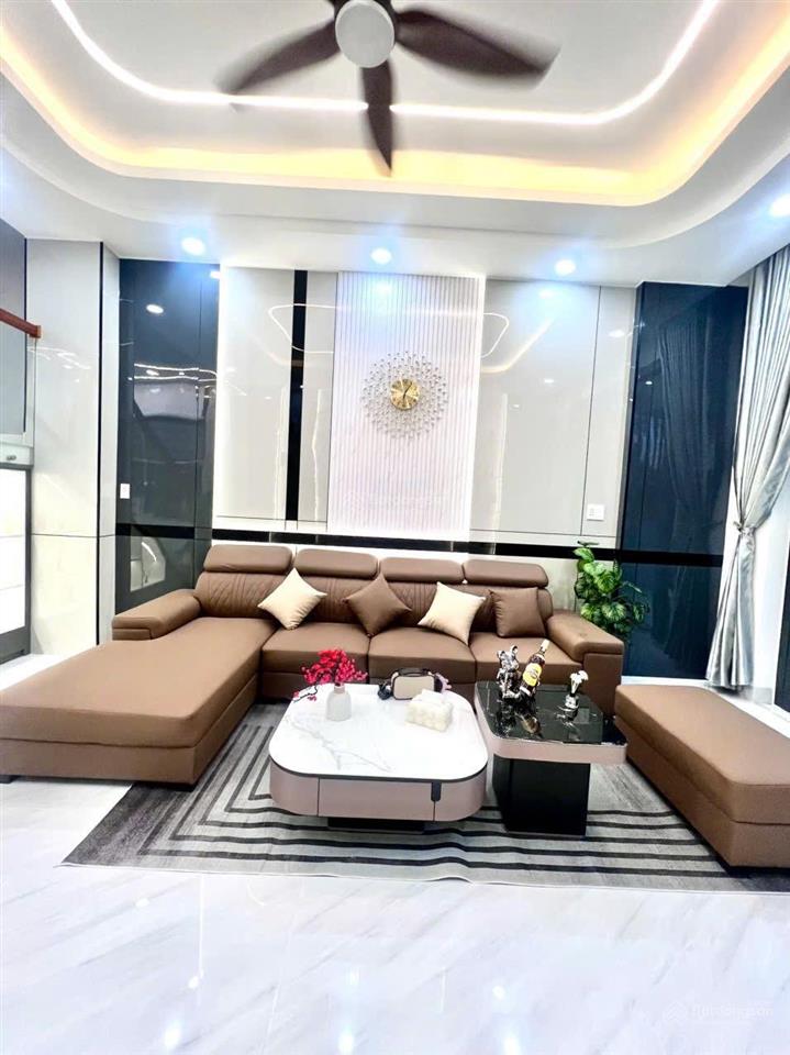 Nhà 4 tầng  lô góc mã lò  khu tên lửa 100m2  4pn  giá 7.5 tỷ