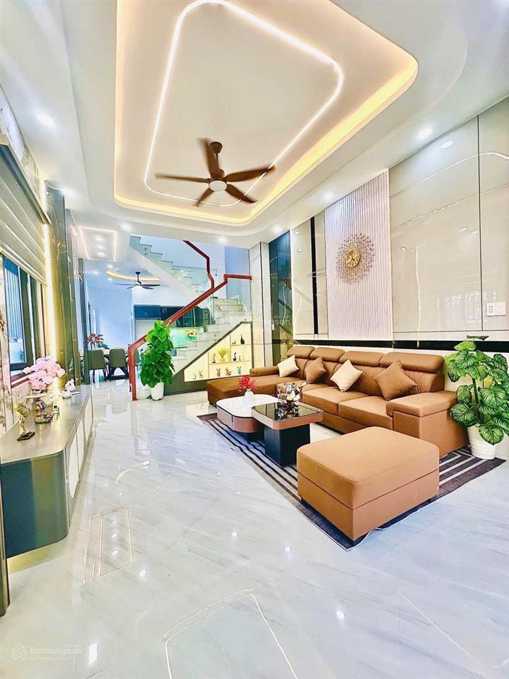 Nhà 4 tầng  lô góc mã lò  khu tên lửa 100m2  4pn  giá 7.5 tỷ