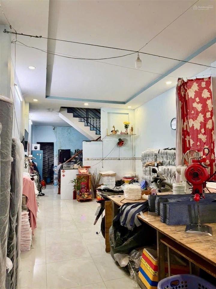 Mặt tiền kinh doanh, khu đông đúc  82m2 2 tầng btct  aeon tân phú  cần bán gấp 5. x tỷ tl