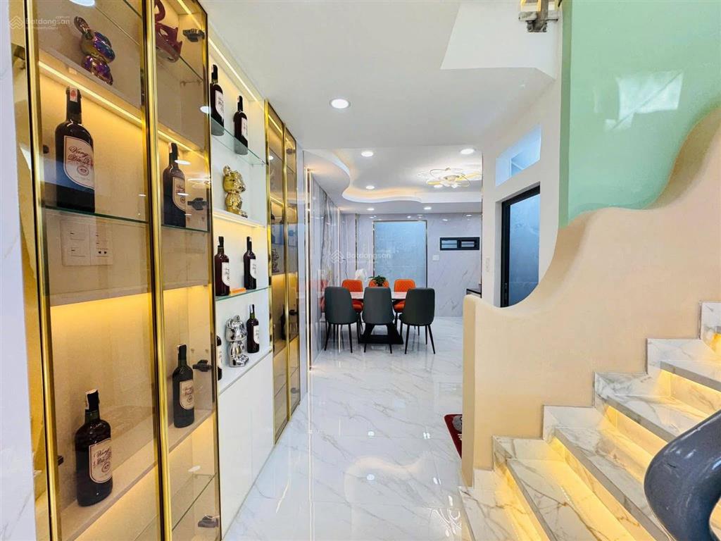 Duy nhất một căn nhà đẹp 2 tầng đường 185, quận 9. giá 3 tỷ 260, 56m2, đường rộng 7m thông thoáng