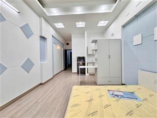 Cho thuê phòng lớn, ban công tân bình, gần sân bay