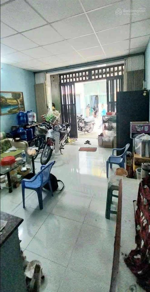 Chính chủ cần bán gấp về quê sống cùng anh em nhà shr vuông vức xây 2 tầng 3pn về sơn lại bao mới