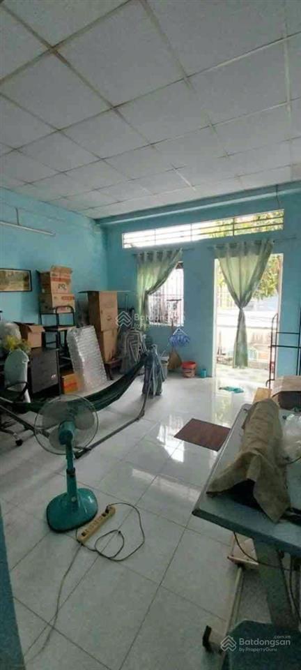 Chính chủ cần bán gấp về quê sống cùng anh em nhà shr vuông vức xây 2 tầng 3pn về sơn lại bao mới