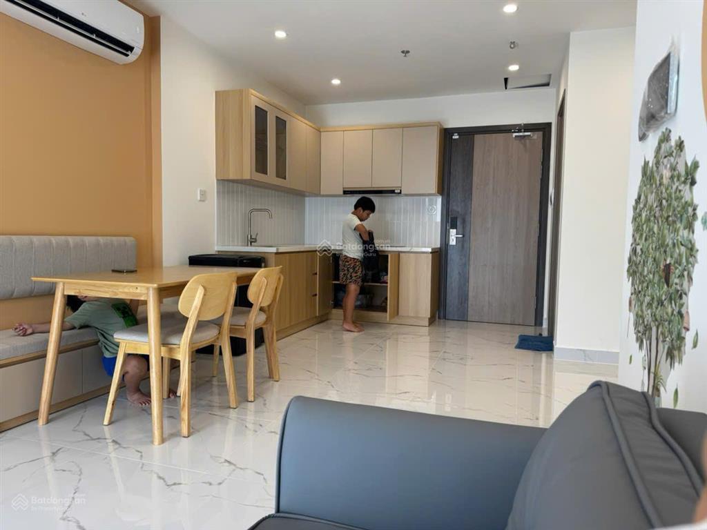 Bán căn hộ 51m2 2 phòng ngủ 1 wc full nội thất giá chỉ 2 tỷ 8kế bên vincom vinwonder